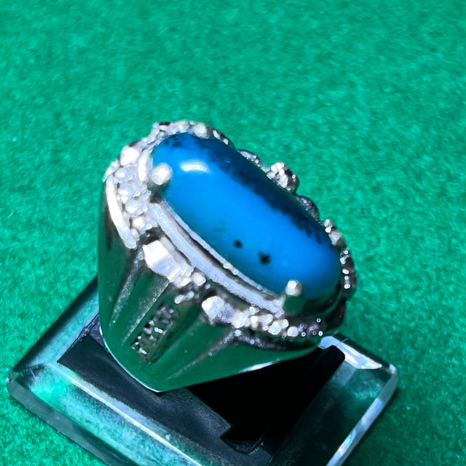 Batu Bacan Biru Natural