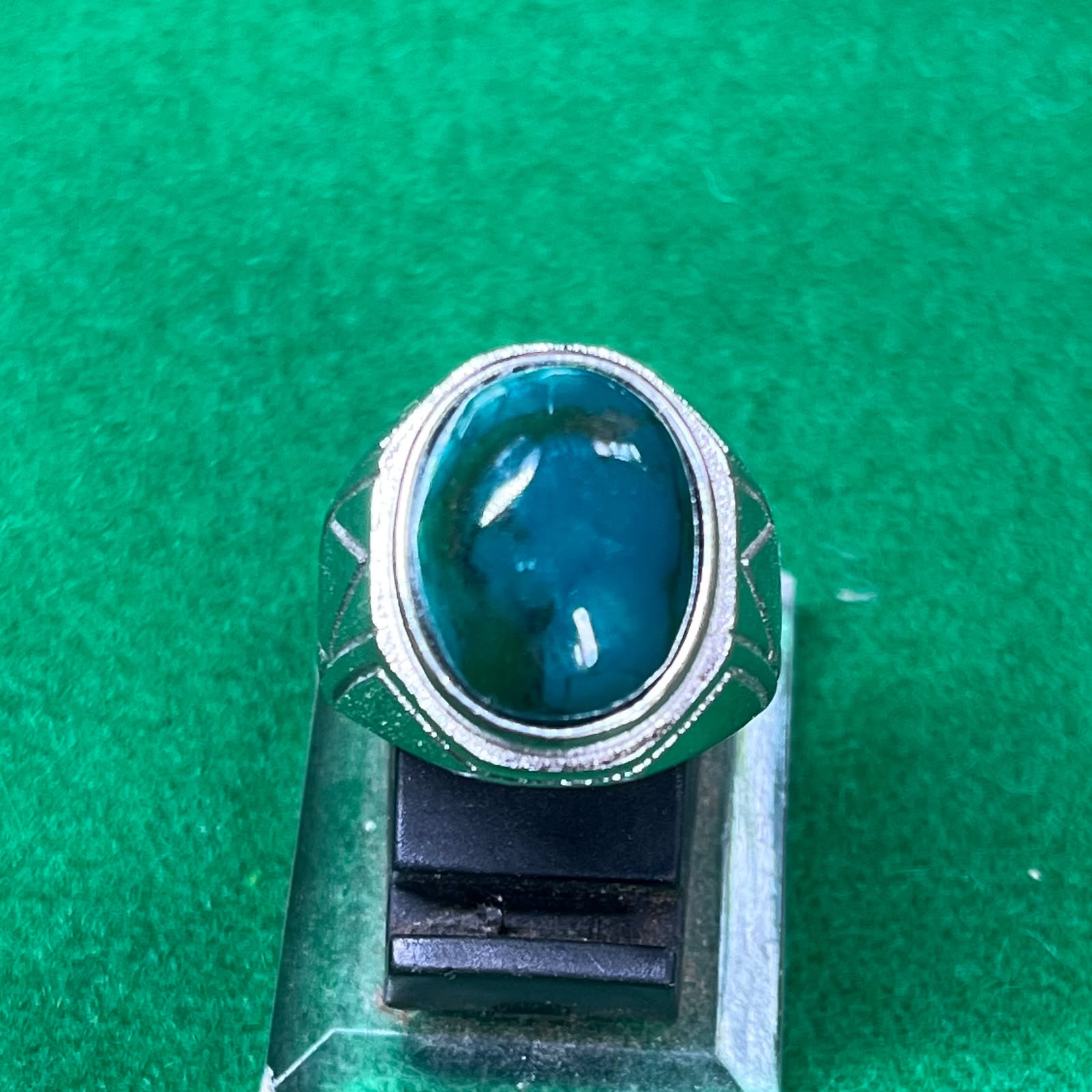 Batu Bacan Serat Unik