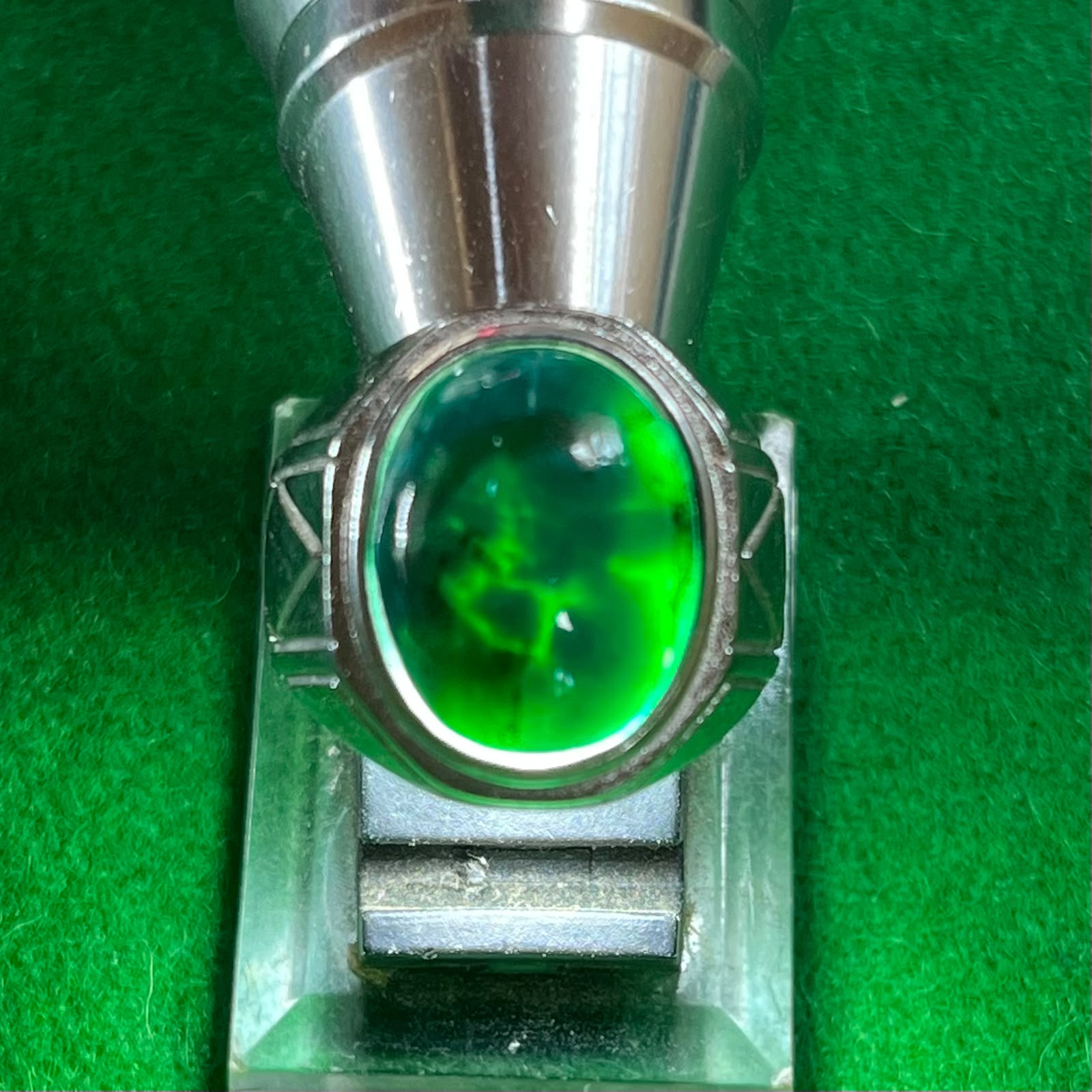 Batu Bacan Serat Unik