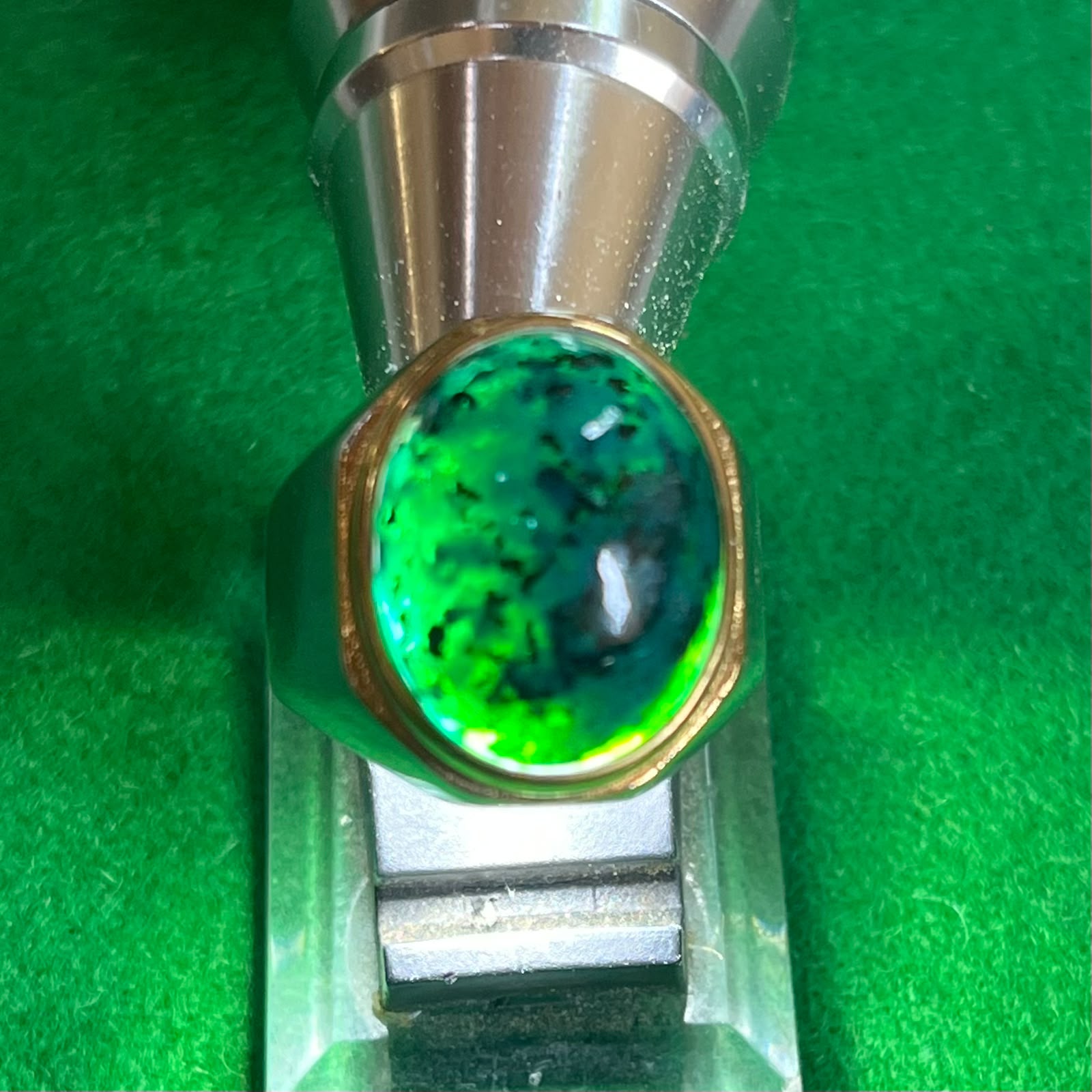 Batu Bacan Totol Hitam