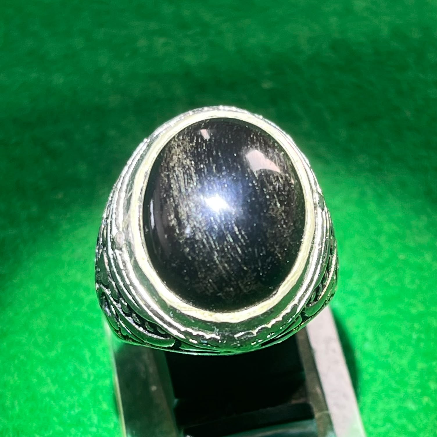 Batu Fosil Kelor Hitam Motif Bulu Tupai