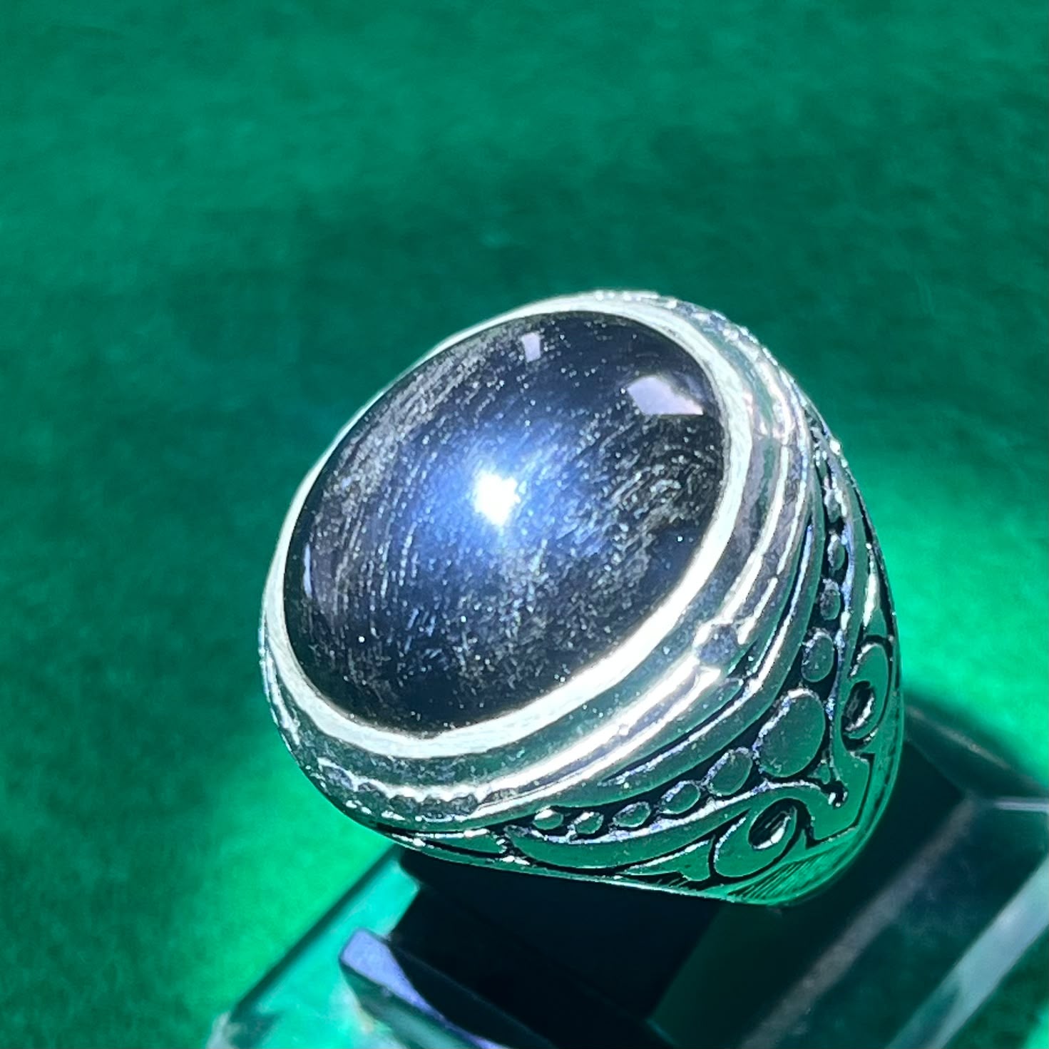Batu Fosil Kelor Hitam Motif Bulu Tupai