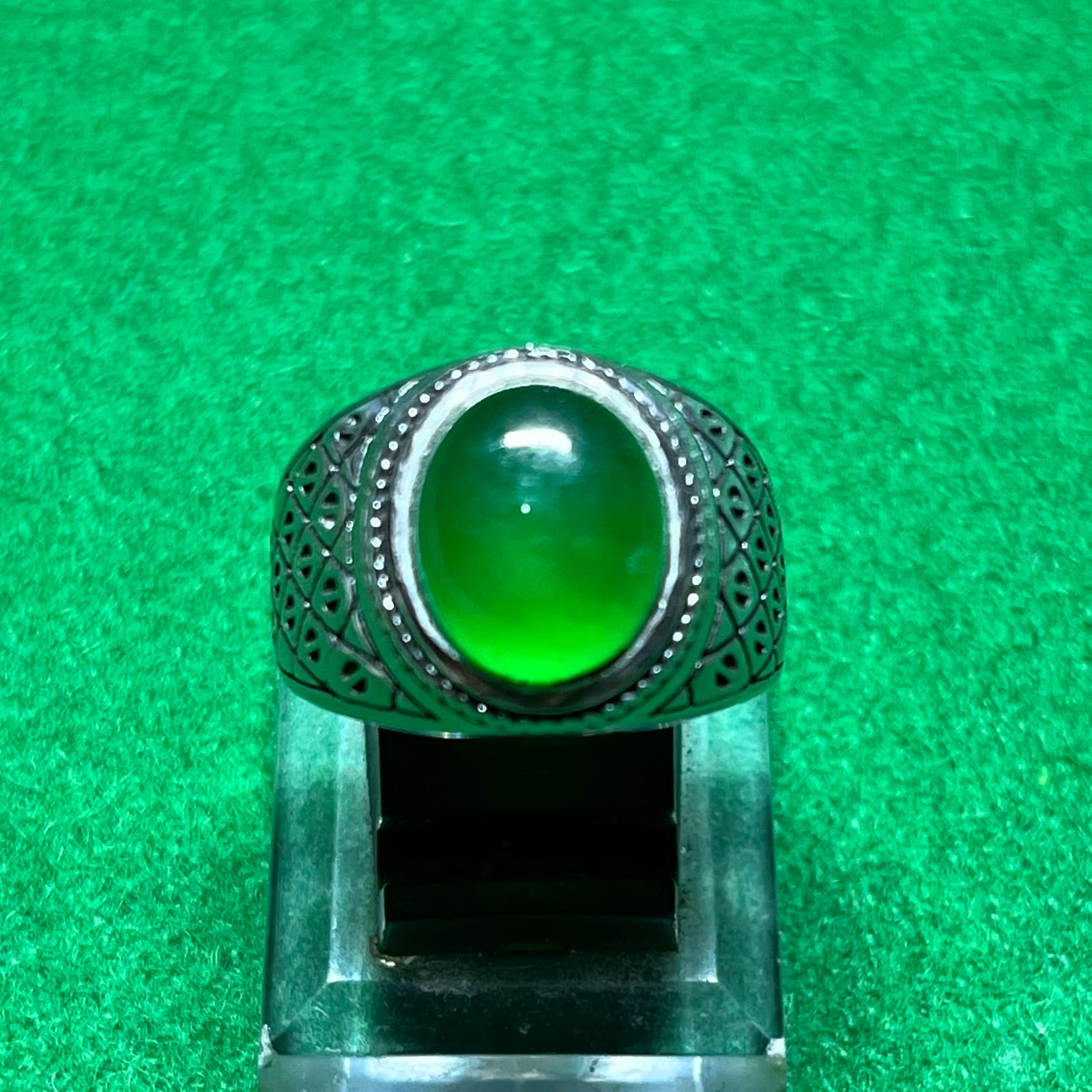 Batu Giok Hijau Burma