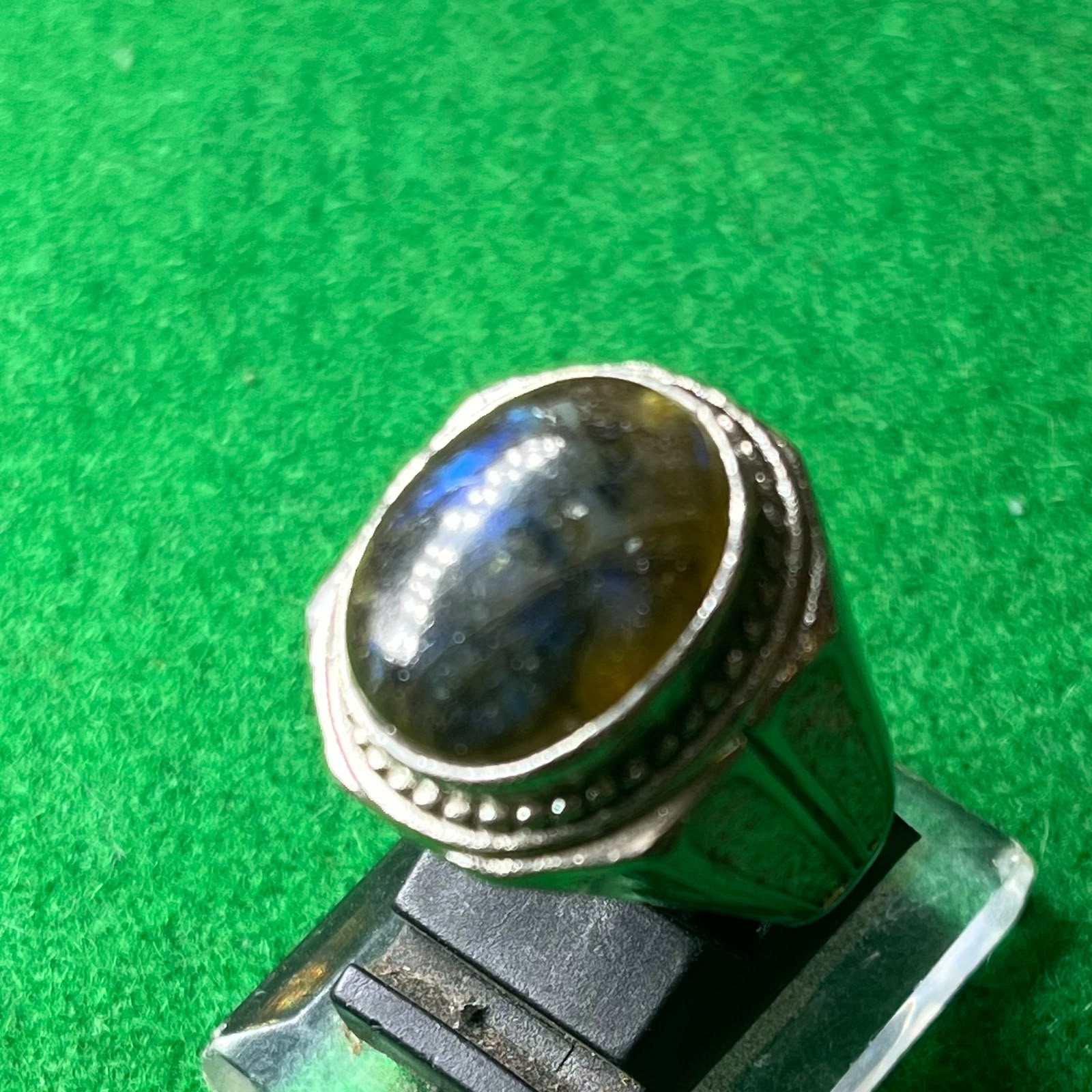 Batu Labradorite Cahaya Langit Biru