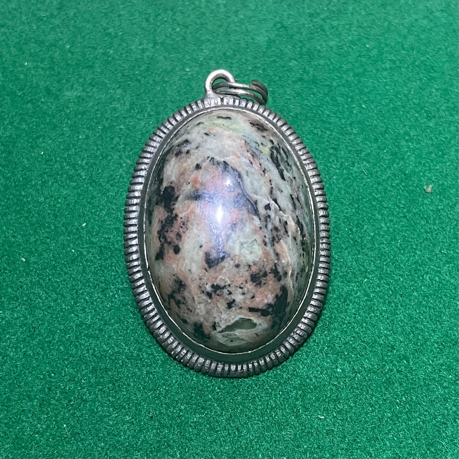 Batu Liontin Scenic Agate - Lawasan