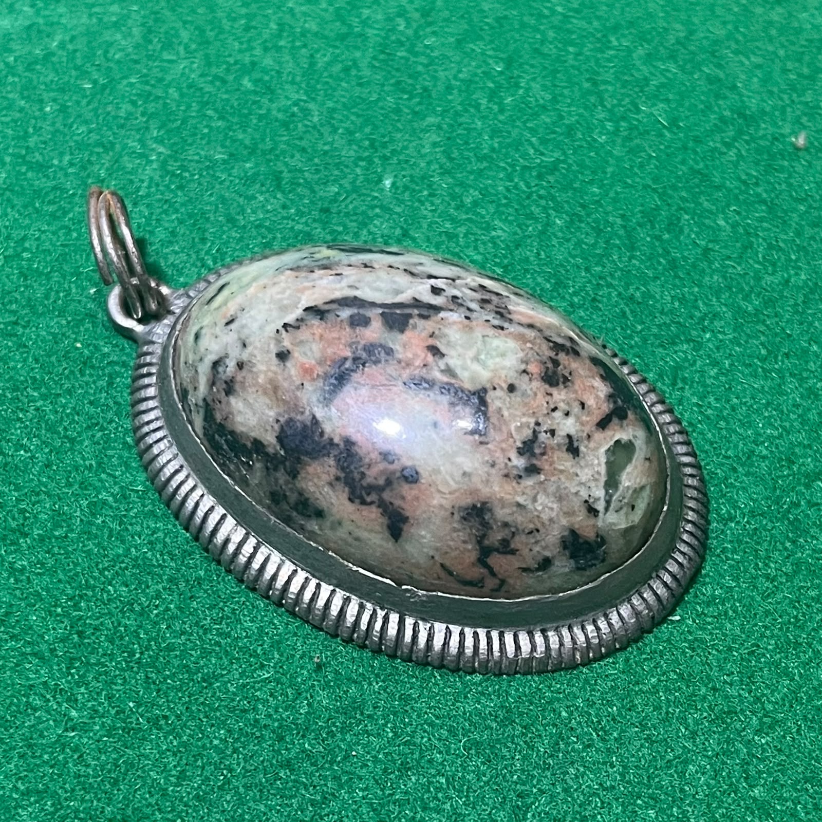 Batu Liontin Scenic Agate - Lawasan