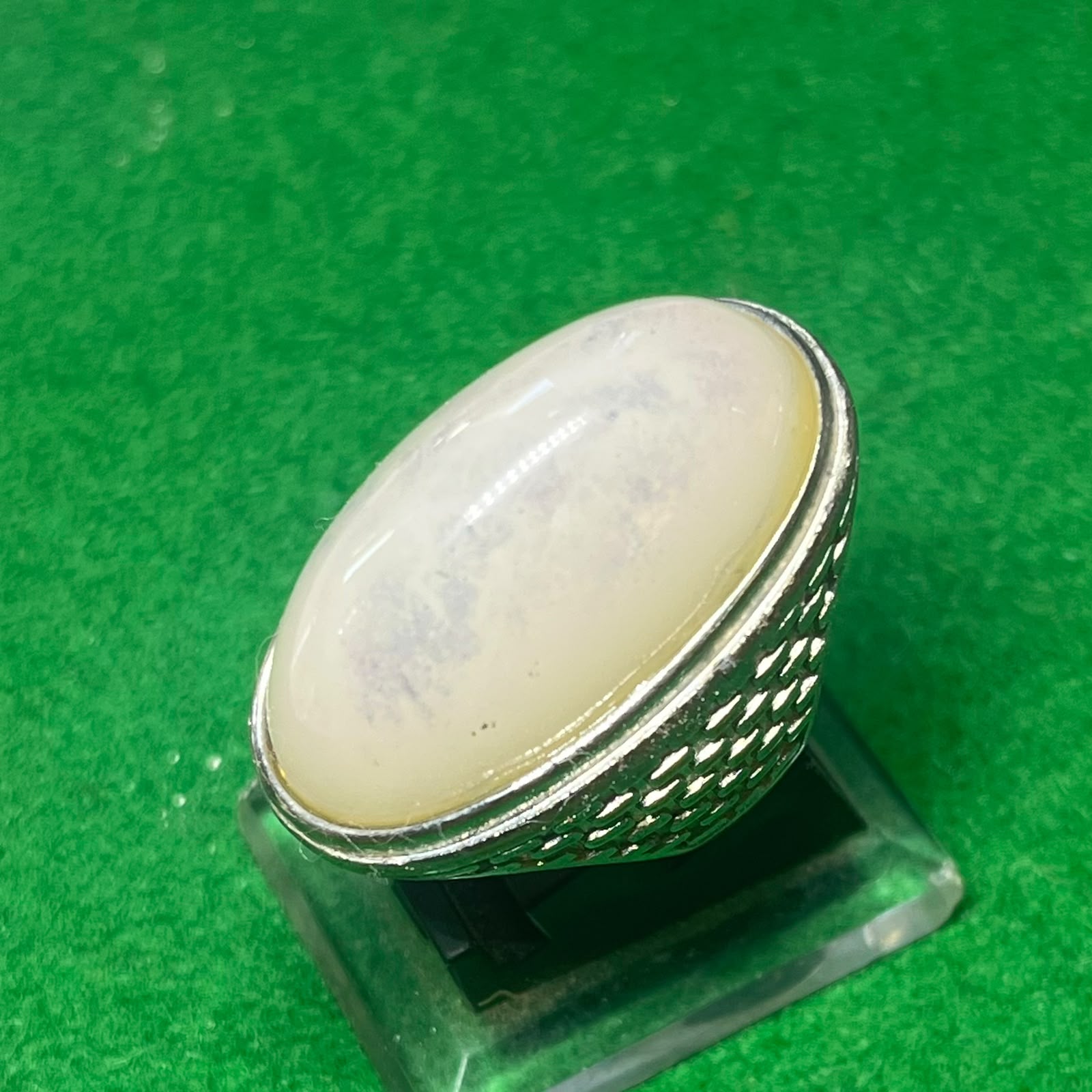 Batu Milky White Chalcedony