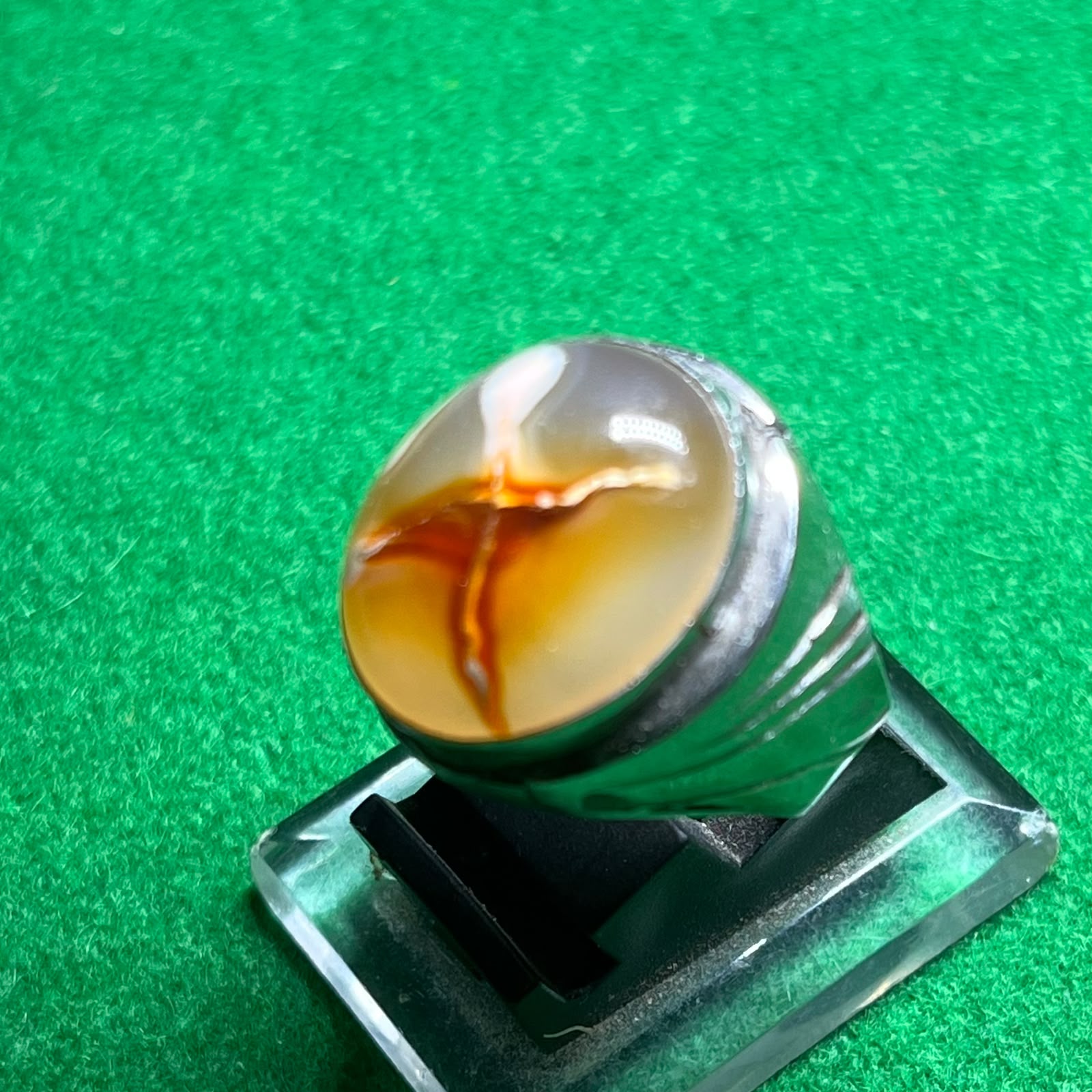 Batu Tapak Jalak Sri Gunting Merah Putih