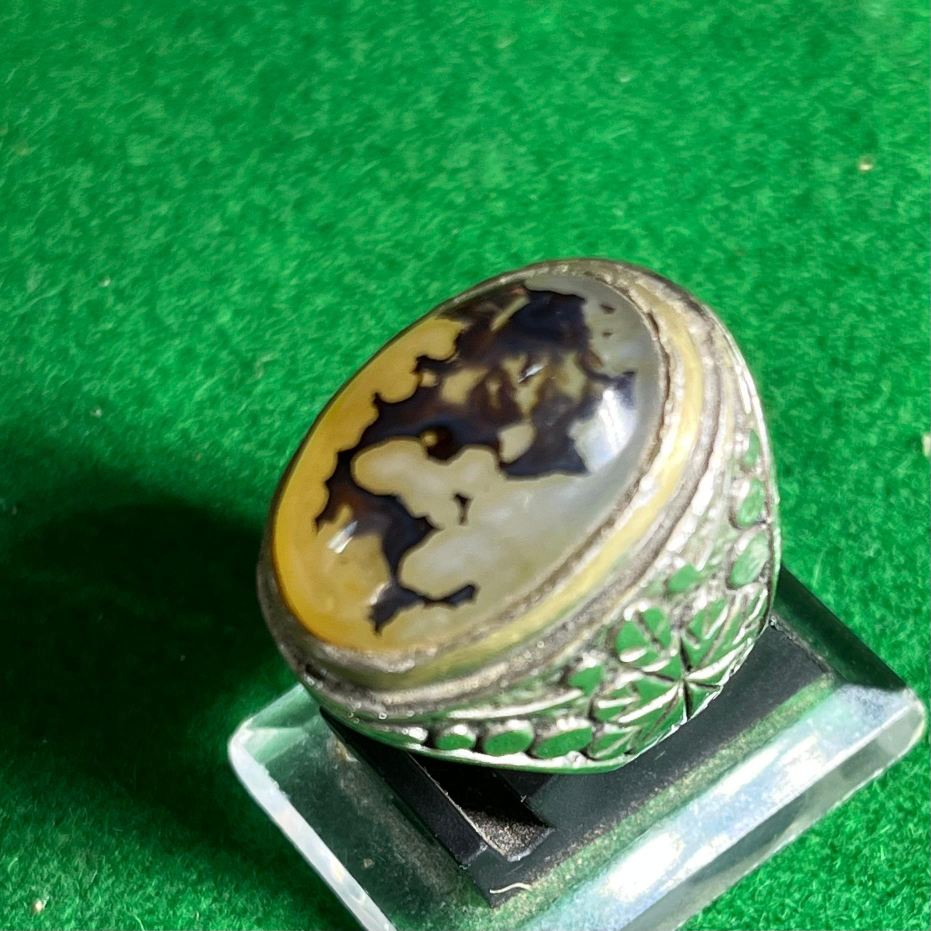 Cincin Batu Dendrit Serat Alami