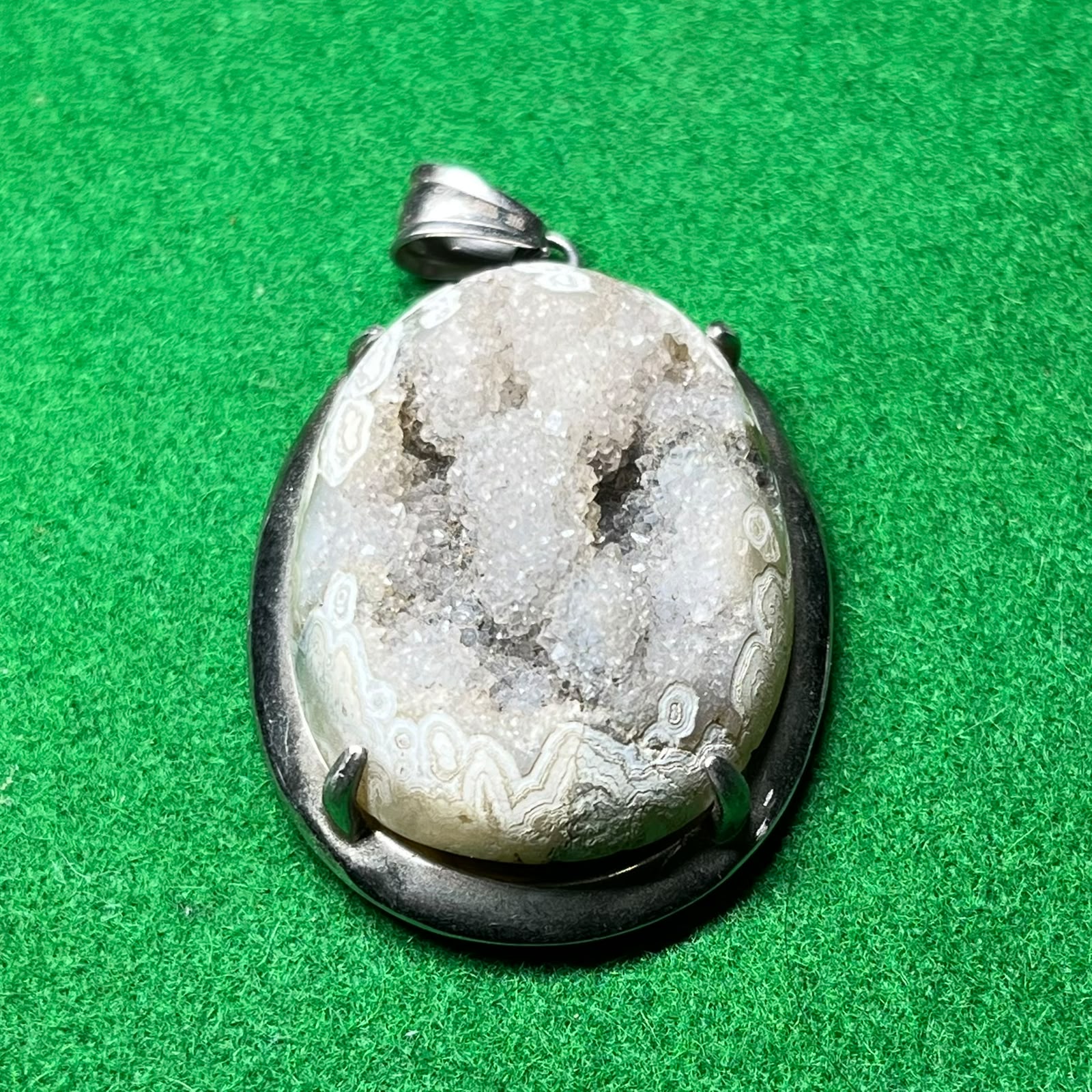 Liontin Batu Akik Druzy Tembus Cahaya
