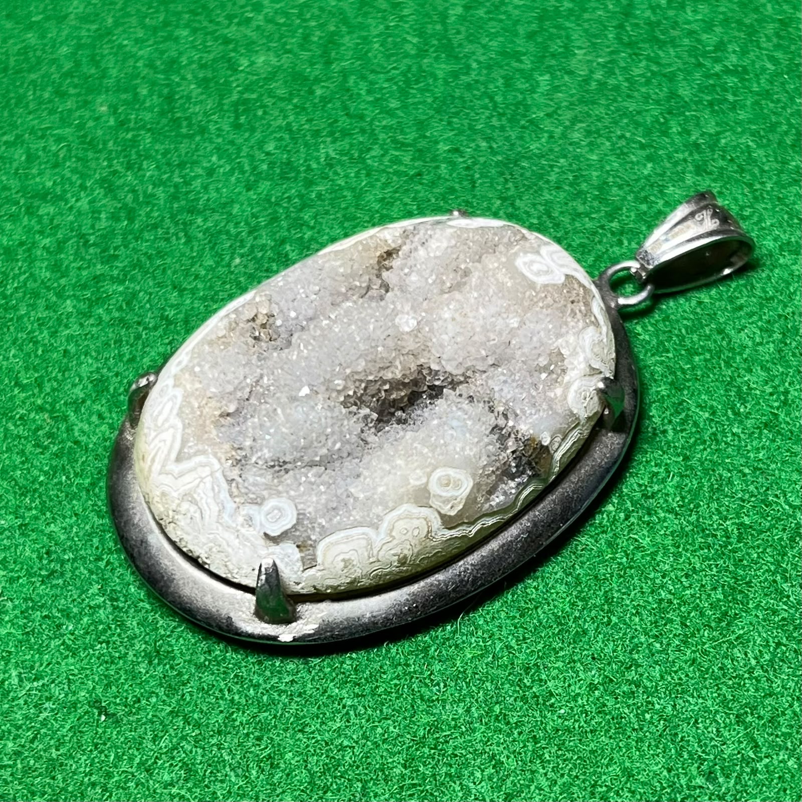 Liontin Batu Akik Druzy Tembus Cahaya