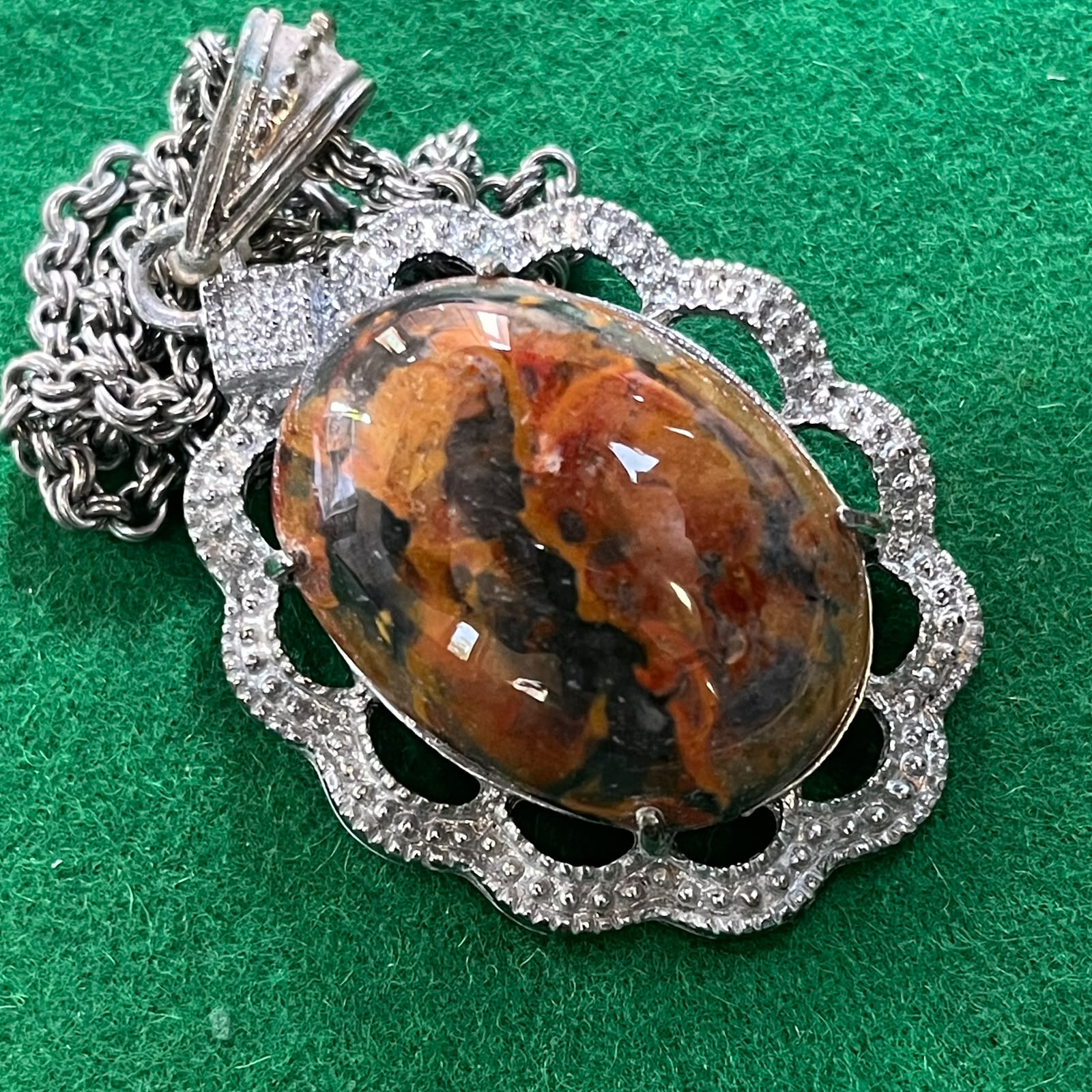 Liontin Batu Motif Lahar Agni Nusantara