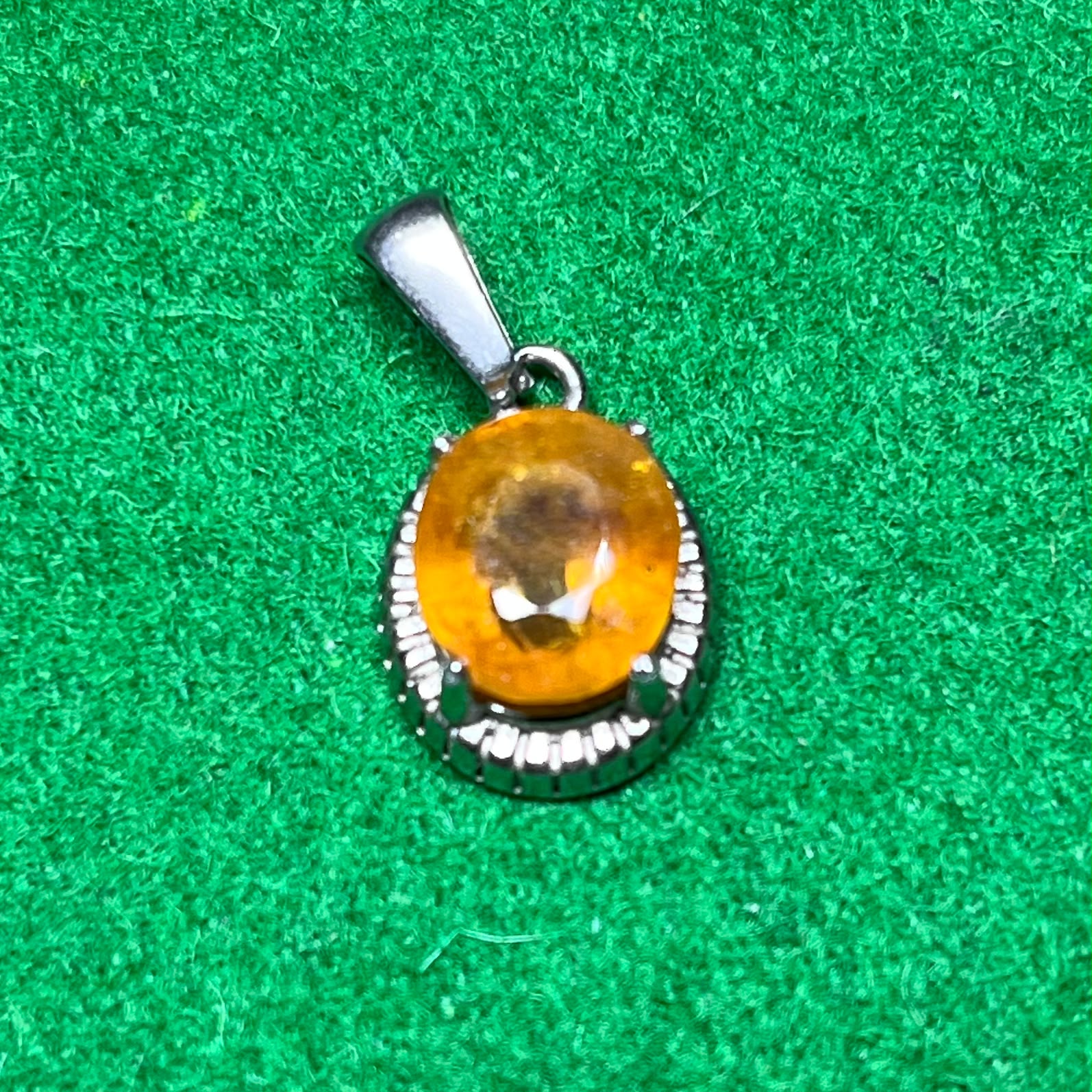 Liontin Batu Permata Yellow Sapphire
